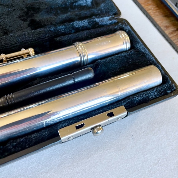 Gemeinhardt 3SHB (French style, inline G, sterling headjoint, plated body) - Picture 6 of 16